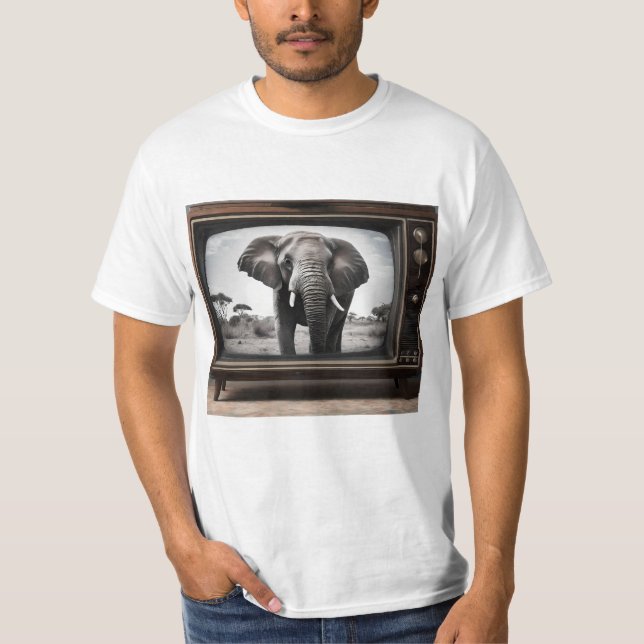 African Elephant on Analog Television T Shirt (Framsida)