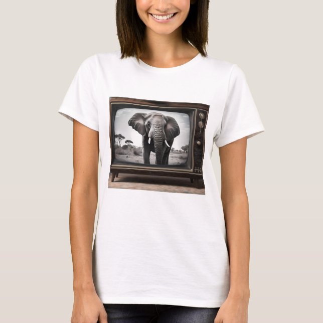 African Elephant on Analog Television T Shirt (Framsida)