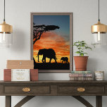African Safari Sunset Elephant Silhouette Art Poster<br><div class="desc">Fin contemporary fotografi av afrikansk solnedgång och silhuett av träd och elefant. Denna utformning är avsedd för älskare av afrikansk natur, djur, vilda djur, elefanter, safarisester eller ljust och vibrerande sommartid i färg. Klassi- och modedekorationsobjekt för dem som i kärlek dekorerar sin mor eller barnsovrum, sitt vardagsrum, sitt vardagsrum, sin...</div>