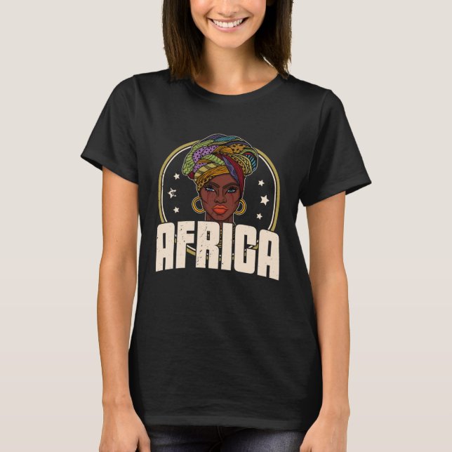 African woman womanism ethnic earrings necklace he t shirt (Framsida)