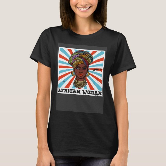African woman womanism ethnic earrings necklace he t shirt (Framsida)