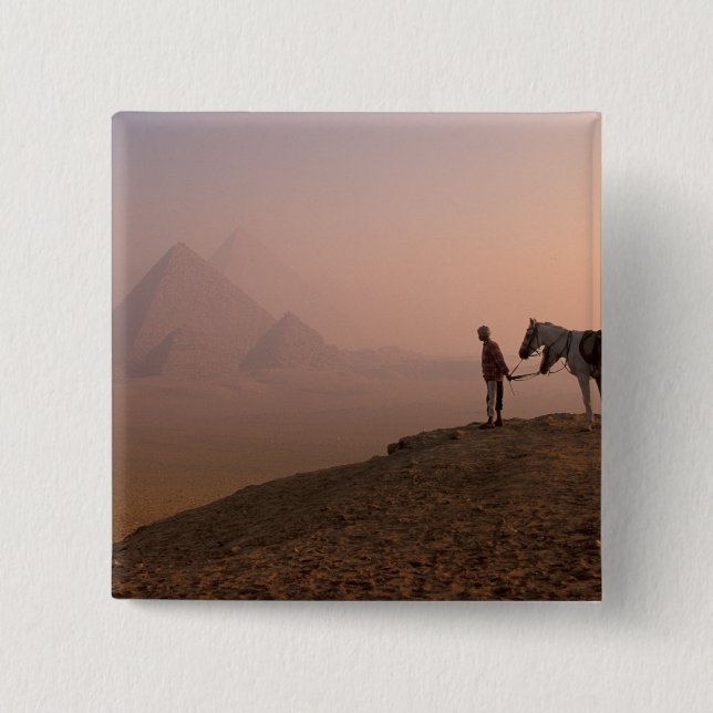 Afrika, Egypten, Kairo, Giza, Giza pyramiderna vid Knapp (Framsida)