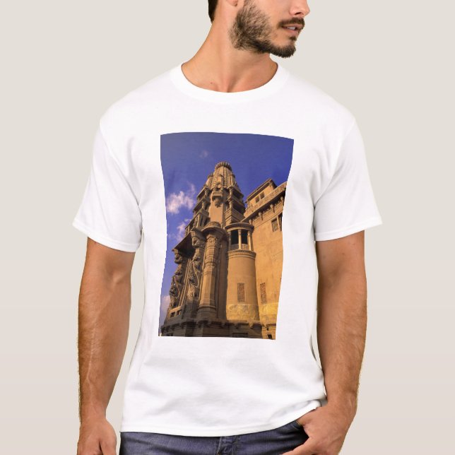 Afrika, Egypten, Kairo, Heliopolis. Barons T Shirt (Framsida)