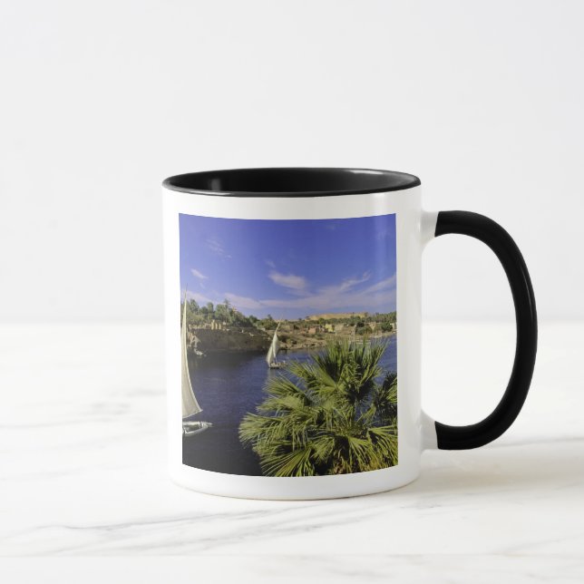 Afrika, Egypten, Övre Egypten, Aswan. Feluccas 2 Mugg (Höger)