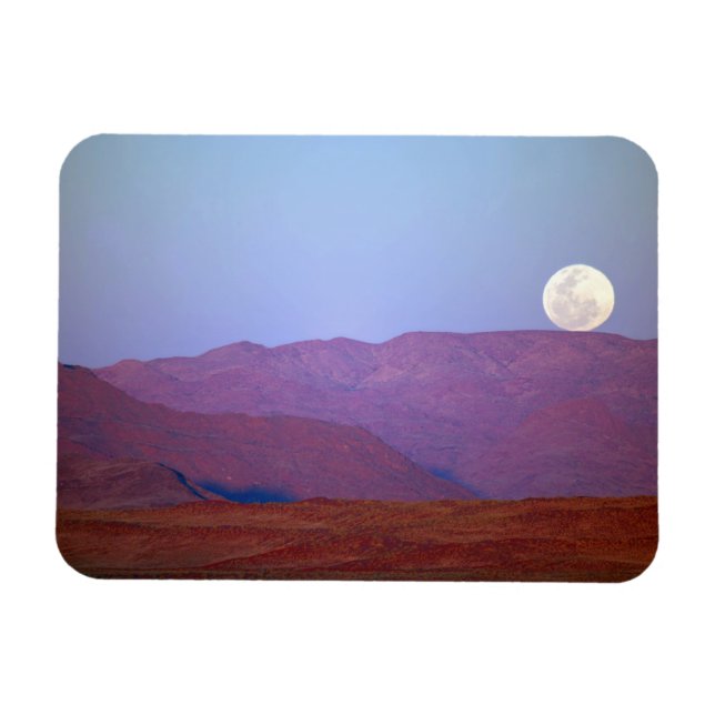 Afrika, Namibia, Sossusvlei. En fullmåne vilar Magnet (Horisontell)