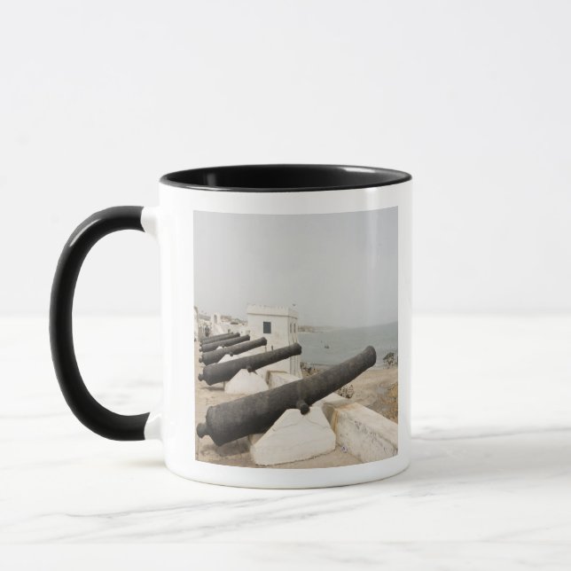 Afrika, Västafrika, Ghana, Elmina. Kanoner vaktar Mugg (Vänster)