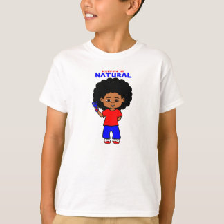 Afrikansk amerikanpojke med den stora afro- tee shirt