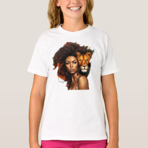 Afrikansk-amerikansk kvinna med majestisk Lejon T Shirt