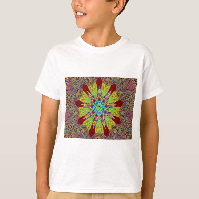 Afrikansk asiatisk europeisk etnisk mönster tee shirt (Framsida)
