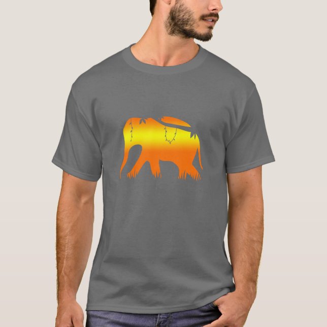 Afrikansk elefant som går på gryning t shirt (Framsida)