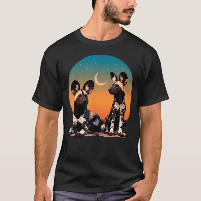 Afrikansk målad Vild Hundar Sunset Måne Vild Hund  T Shirt (Framsida)