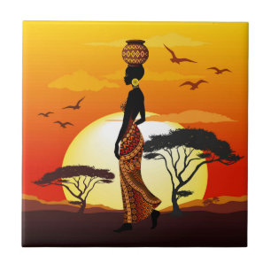 Afrikansk vackra Woman Silhouette på Afrikas Sol Kakelplatta