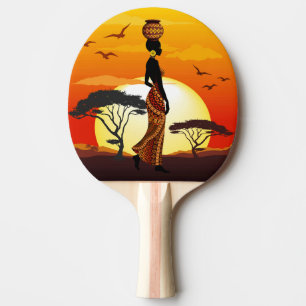Afrikansk vackra Woman Silhouette på Afrikas Sol Pingisracket