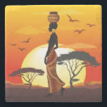 Afrikansk vackra Woman Silhouette på Afrikas Sol Stenunderlägg<br><div class="desc">Vackra Woman African Silhouette klädd med Vax traditionella Fabric Dress,  med en hand gjord av dekorerat burk,  Walking in the Fantastisk Nature of the African Savanna,  på en varm och fredlig solnedgång. Original Vector Illustration Copyright BluedarkArt ChameleonArt.</div>