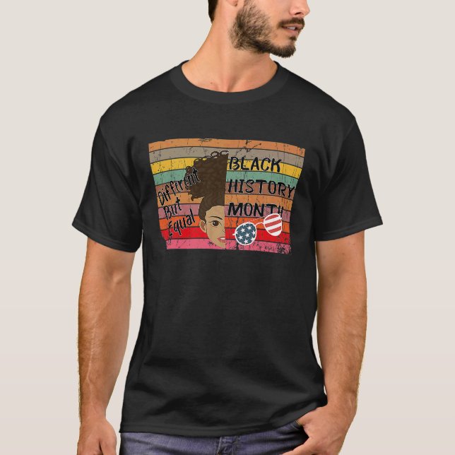 Afro Ame Black History Månth Olika men lika T Shirt (Framsida)
