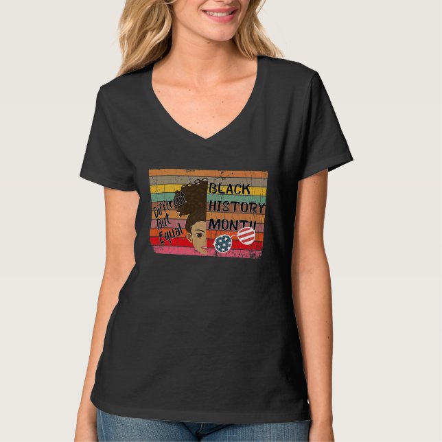 Afro Ame Black History Month  Different but Equal T Shirt (Framsida)