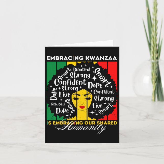 Afro flicka omfamnar Kwanzaa är vår delade mänskli Kort (Framsida)