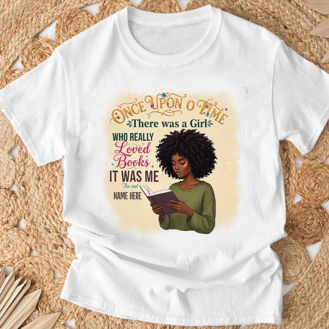 Afro Woman Book Lover Custom Name Gift Tee (Skapare uppladdad)