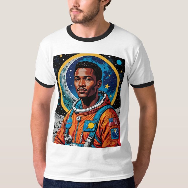 Afrofuturism Space Explorer Graphic Tee (Framsida)