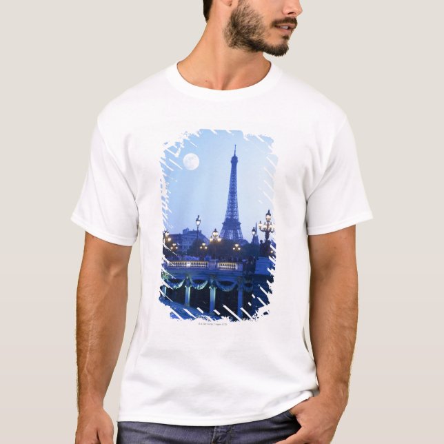 Aftonen beskådar av det Eiffel torn Tee Shirt (Framsida)