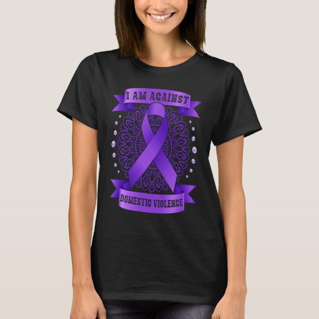 Against Domestic Violence Mandala purple ribbon T Shirt (Framsida)