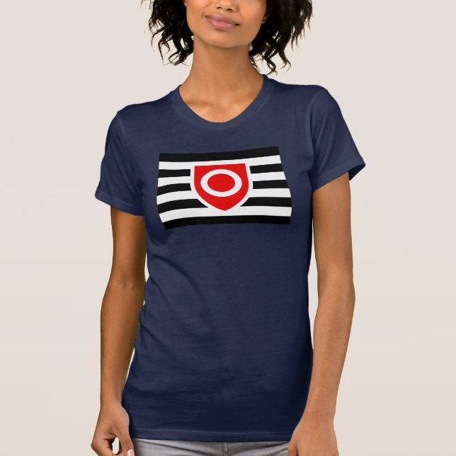 ÄGARSTOLTSHET FLAGGA TEE (Framsida)