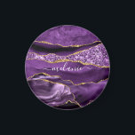 Agate Lila Violet Guld Glitter Geode Eget namn Magnet<br><div class="desc">Agate Lila Violet Guld Glitter Geode Custom Name Gnistra Marble Personlig Birthday - Annibröllopsdag eller Bröllop Gift / Supparly - Add Your Name - Text or Remove - make Your Speciell Gift - Resize and move and remove and add text / inslag with Adapzation verktyg. Utformning efter MIGNED. Se mina...</div>