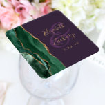 Agate Script Emerald Grönt Guld Lila Bröllop Underlägg Papper Kvadrat<br><div class="desc">Den här eleganten underlägg bröllop med en framväxande vattenfärgad grönt-geodekonstruktion som trimmas med faux guld glitter. Anpassa enkelt guld-färgad-texten mot lila bakgrund,  med namnen av bruden och trippen i handskriftsbilder över ett stort område.</div>