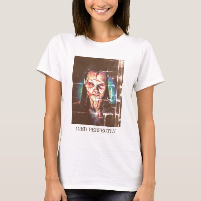 Aged Perfectly. Funny self-portrait of a woman T Shirt (Framsida)