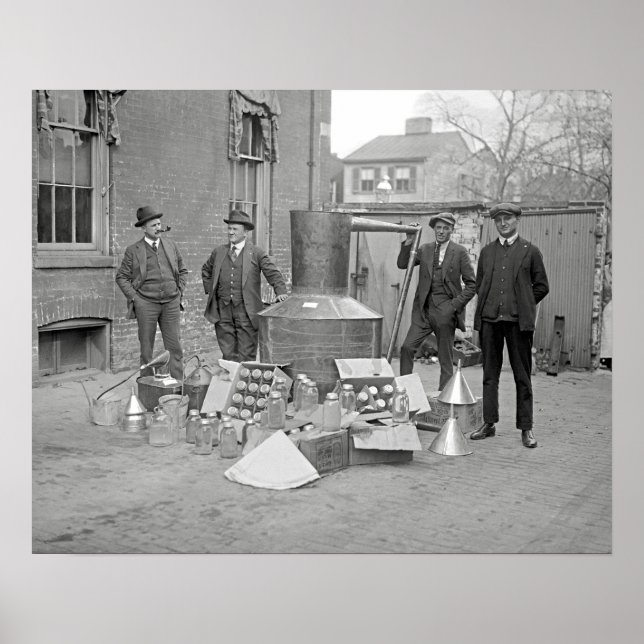 Agenter med hembränningsapparat, 1922. Gammalt fot Poster (Framsidan)