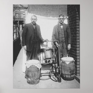 Agenter som visar whiskydestillationsapparat, 1920 poster
