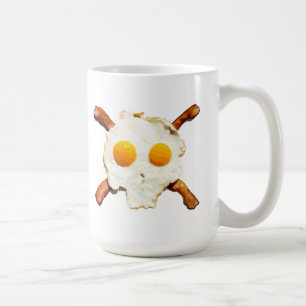 Ägg och bacon med en sida av skallen kaffemugg