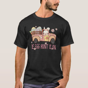 Ägghunt är på gård vid Lastbil-gården, äggen Retro T Shirt