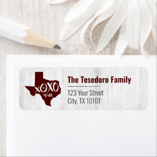 Aggies Maroon XOXO, Y'all - Texas State Shape Returadress Etikett