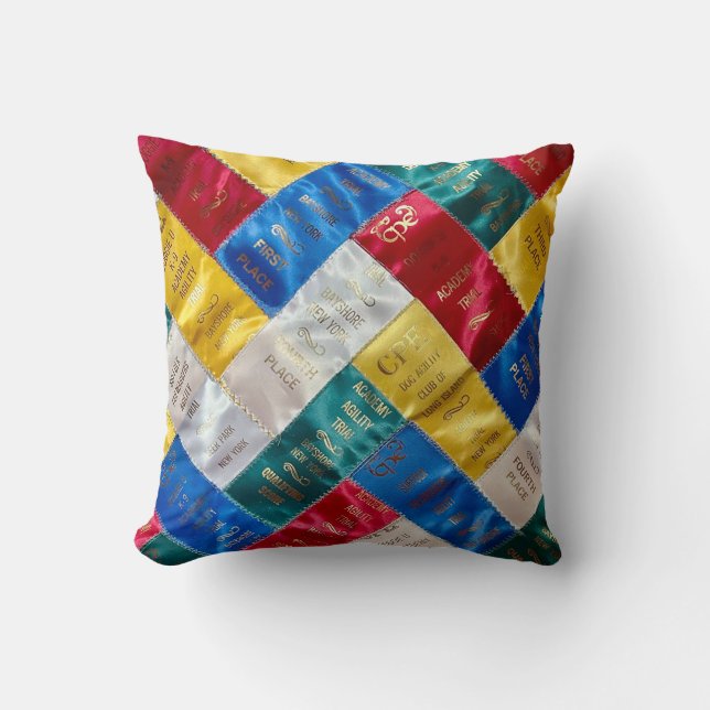 Agility Ribbons Throw Pillow Kudde (Framsida)