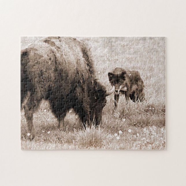 Agressiv bison och svart varg pussel (Horisontell)