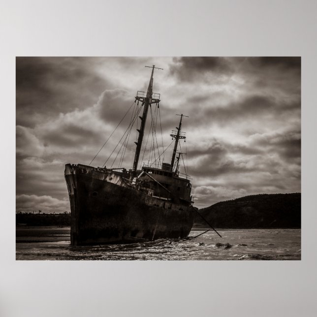Aground frakt vid cabo san pablo strand poster (Framsidan)