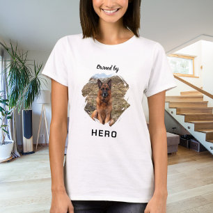 Ägs av hund fotoroligt t shirt