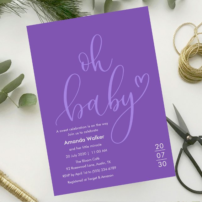 Åh baby!  Elegant lila skript för baby shower Inbjudningar (Oh Baby! Elegant Purple Script Baby Shower Invitation)