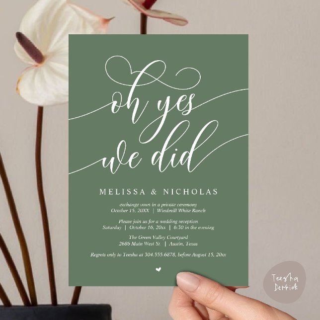 Åh Ja Vi Gjorde Det Modernt Bröllopsbesked för Kär Inbjudningar (Oh Yes We Did Modern Creative Script Elopement Announcement Dinner Card in Sage Green)