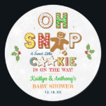 Åh Snap! Gingertea Cookie Baby Shower Runt Klistermärke<br><div class="desc">Fira i stil med trendigets babybollar. Utformningen är enkel att anpassa med din egen formulering och din familj och dina vänner blir glada när de ser dessa fantastiska klistermärken.</div>