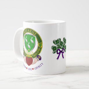 Ahearne Irish Shield w/Claddagh Personlig Jumbo Mugg