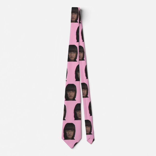 Ahmet Hands Beautiful Pink Tie For Love Slips (Framsida)