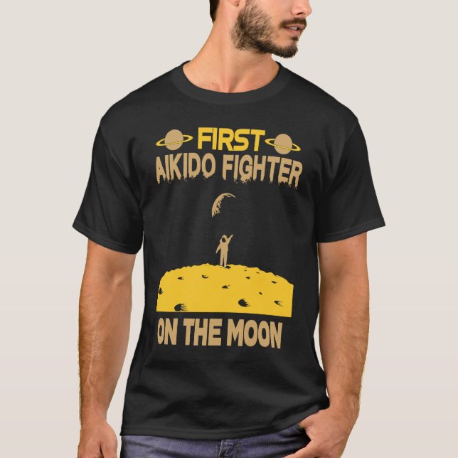 Aikido Fighter på Måne T Shirt (Framsida)