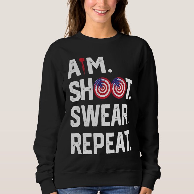 Aim Shoot Swear Repeat Dartboard Target Bullseye   T Shirt (Framsida)