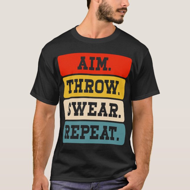 Aim Throw Swear Repeat - Funny Baggo Cornhole T Shirt (Framsida)