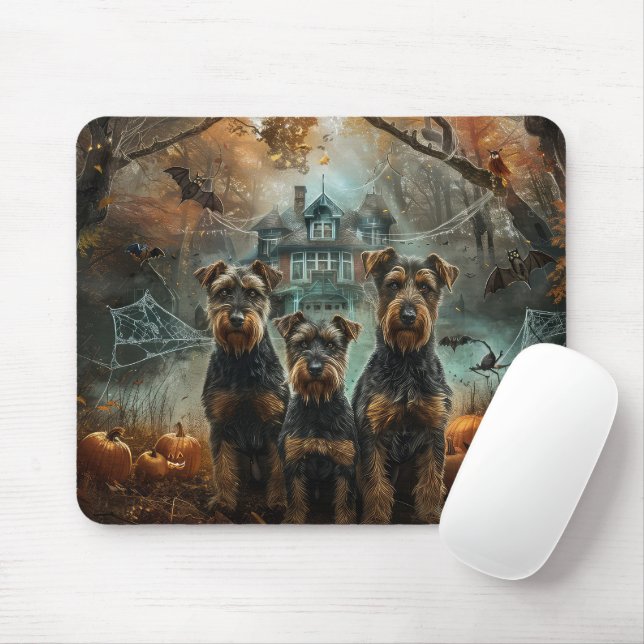 Airedale Halloween Night Doggy Delight Musmatta (Med mus)