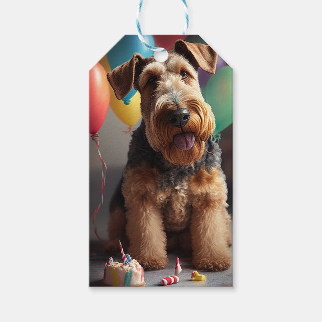 Airedale-hund med kakor och ballonger presentetikett (Framsidan)