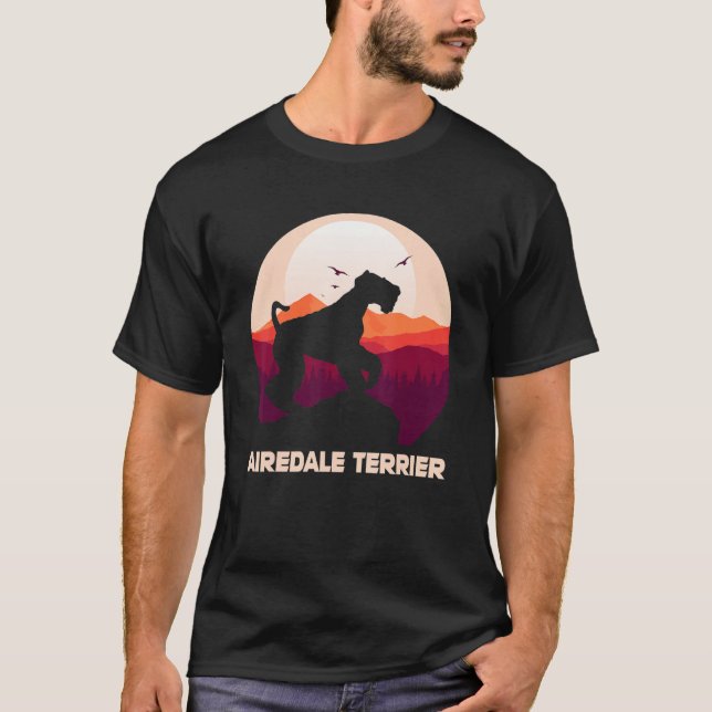 Airedale Terrier and Moon Halloween T Shirt (Framsida)