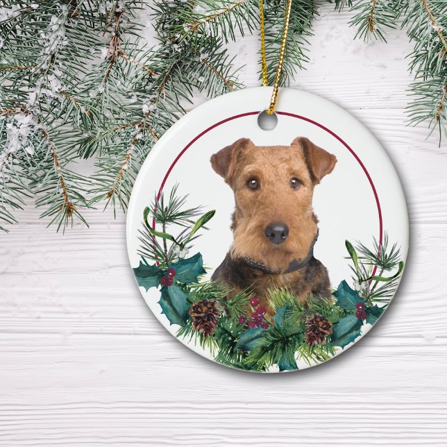 Airedale Terrier Evergreen Berry Wandan Julgransprydnad Keramik (Skapare uppladdad)